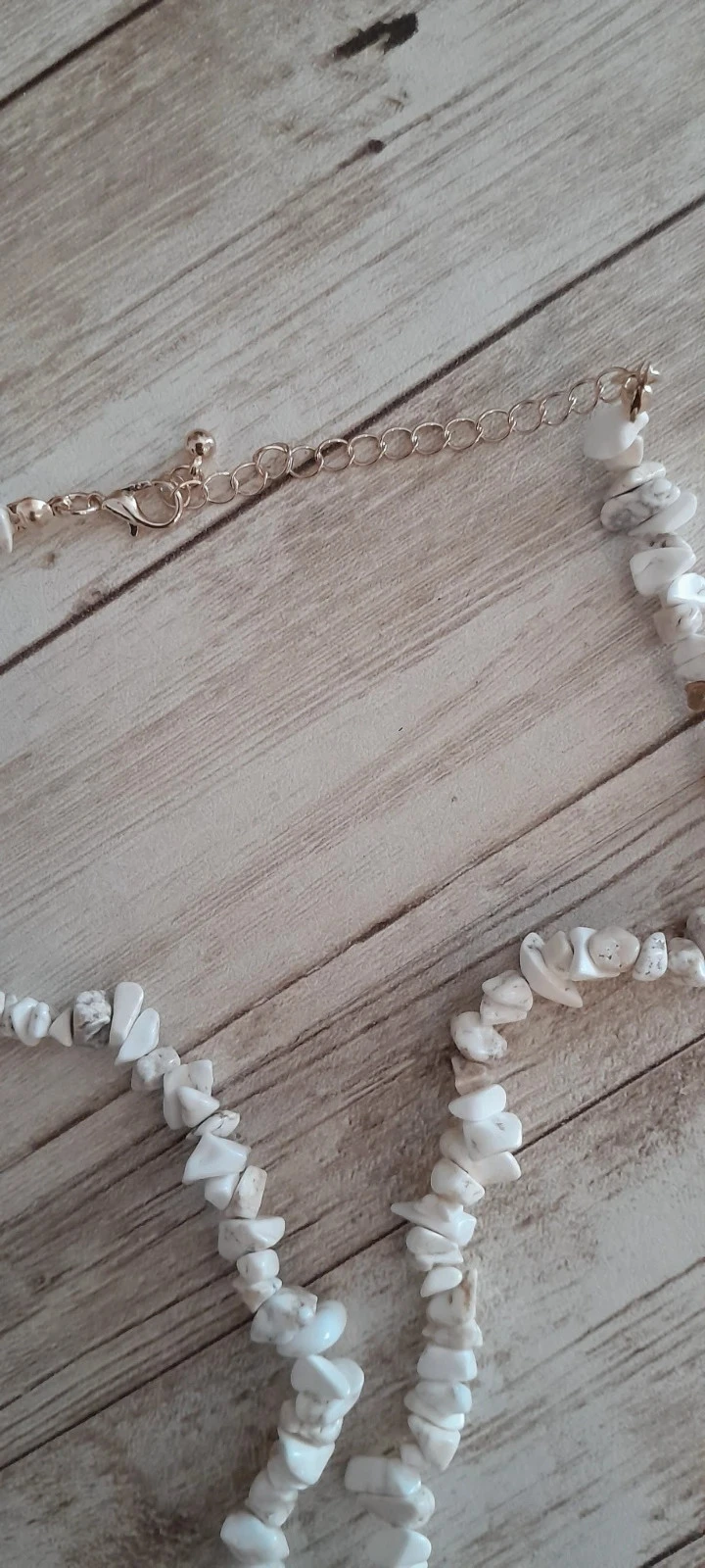 Collar estilo Bóheme, pequeñas piedras y flor blanca – photo 6